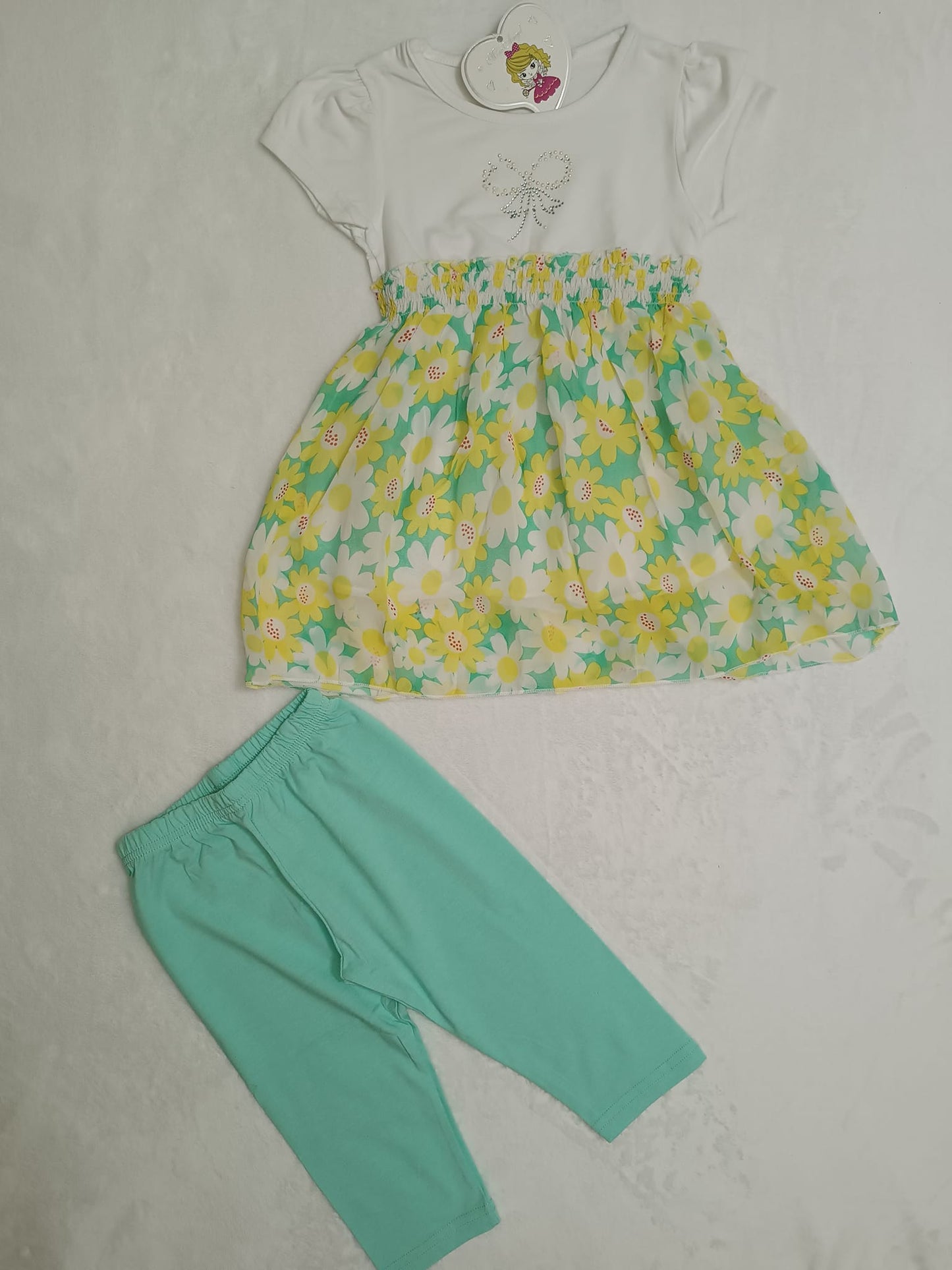 Conjunto Lazo y Flores